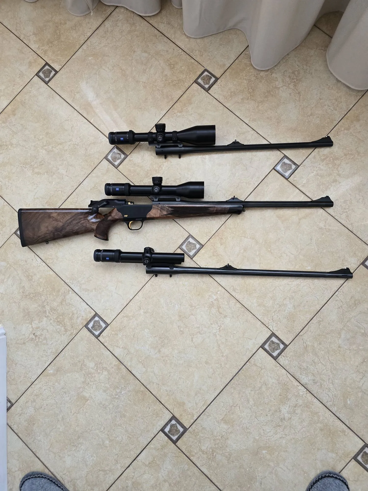 Карабин Blaser R8 